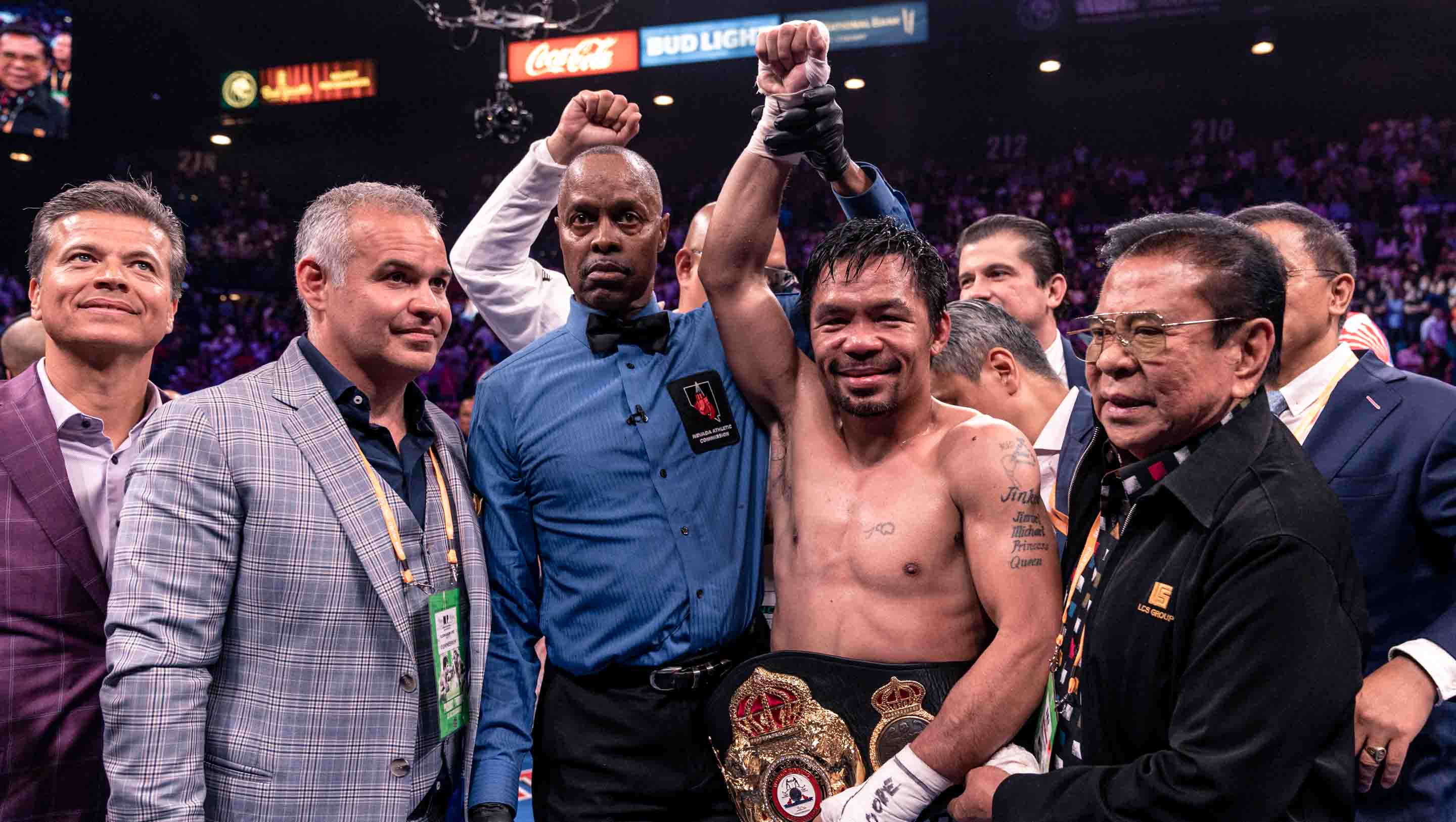 Pacquiao defeats Thurman